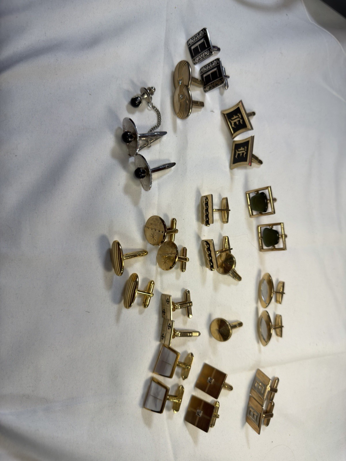 Lot of 14 Vintage Cufflinks Pairs Gold Tone Silver Tone Initial E Formal Mens